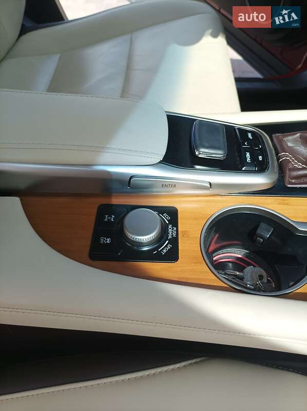 Внедорожник / Кроссовер Lexus RX 2018 в Липовце