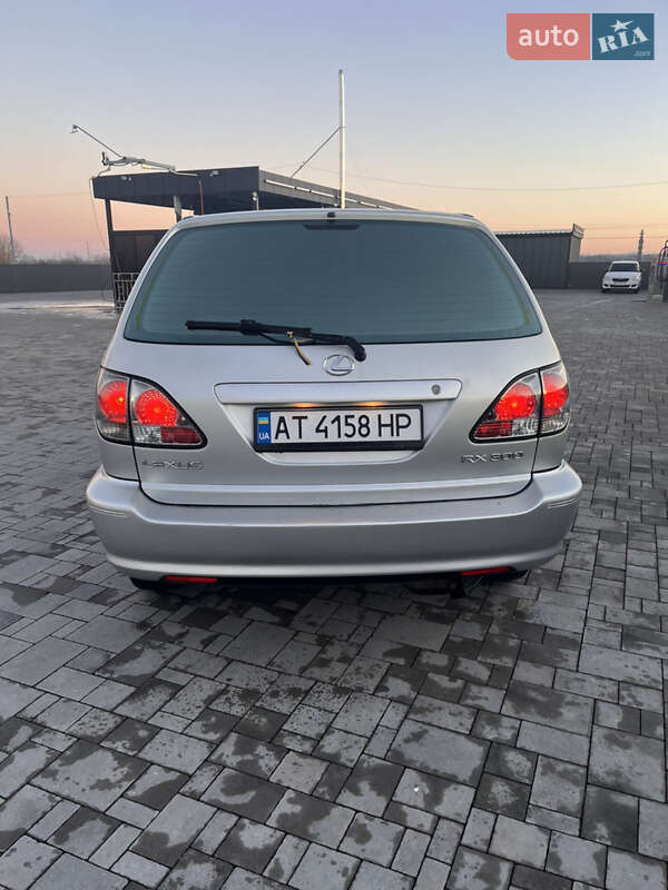 Внедорожник / Кроссовер Lexus RX 2002 в Калуше
