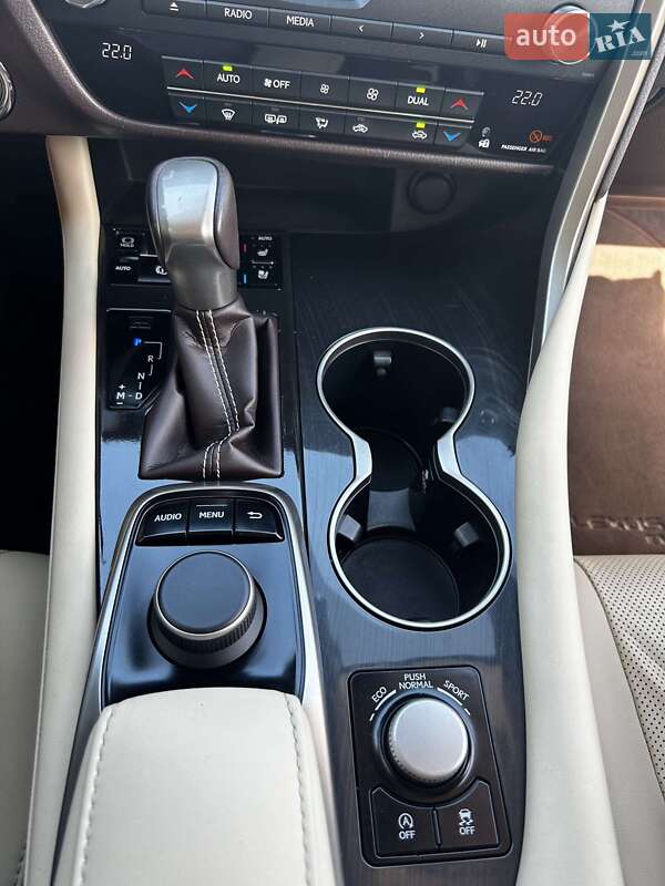 Позашляховик / Кросовер Lexus RX 2018 в Черкасах фото 19 Позашляховик / Кросовер Lexus RX 2018 в Черкасах