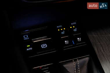 Внедорожник / Кроссовер Lexus RX 2017 в 