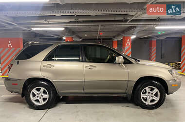 Внедорожник / Кроссовер Lexus RX 1999 в 