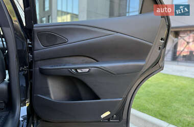 Позашляховик / Кросовер Lexus RX 2024 в 