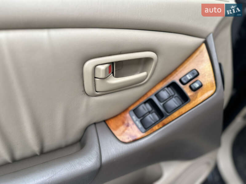 Внедорожник / Кроссовер Lexus RX 1999 в Днепре