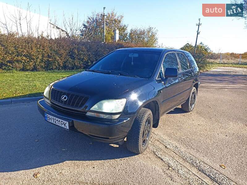 Внедорожник / Кроссовер Lexus RX 2002 в Черноморске