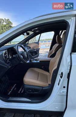 Внедорожник / Кроссовер Lexus RX 2023 в 