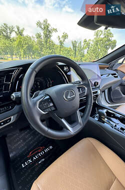 Внедорожник / Кроссовер Lexus RX 2023 в 