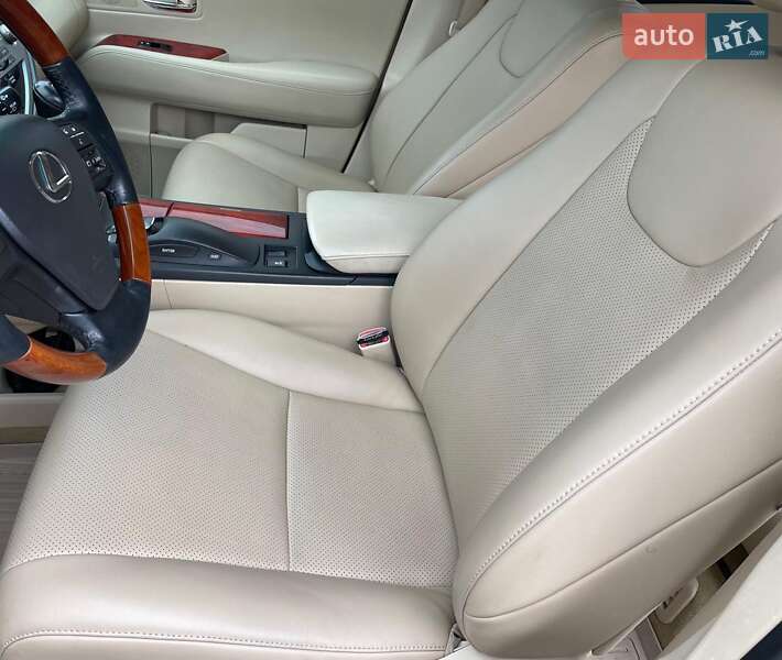 Внедорожник / Кроссовер Lexus RX 2011 в Черновцах