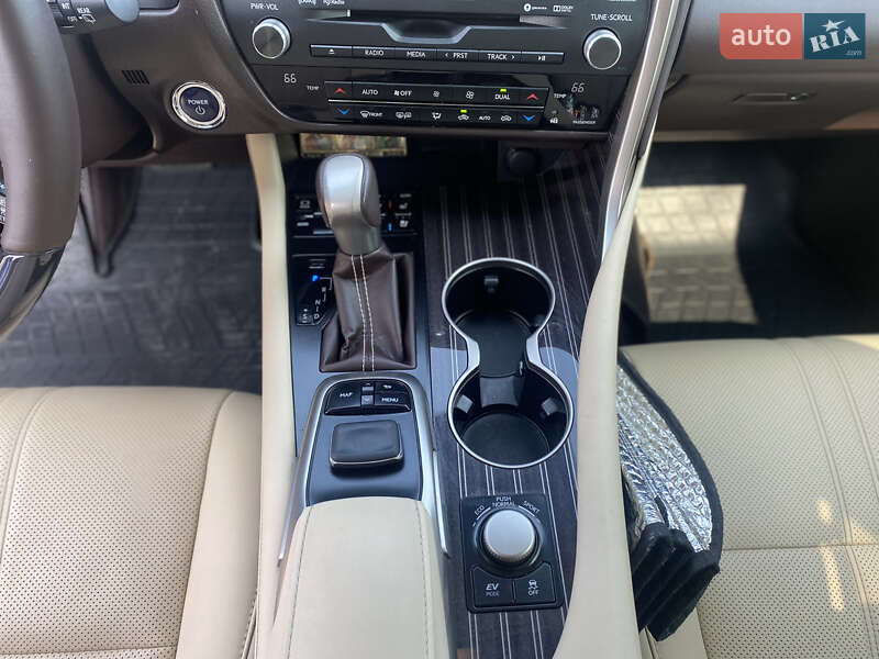 Позашляховик / Кросовер Lexus RX 2019 в Луцьку