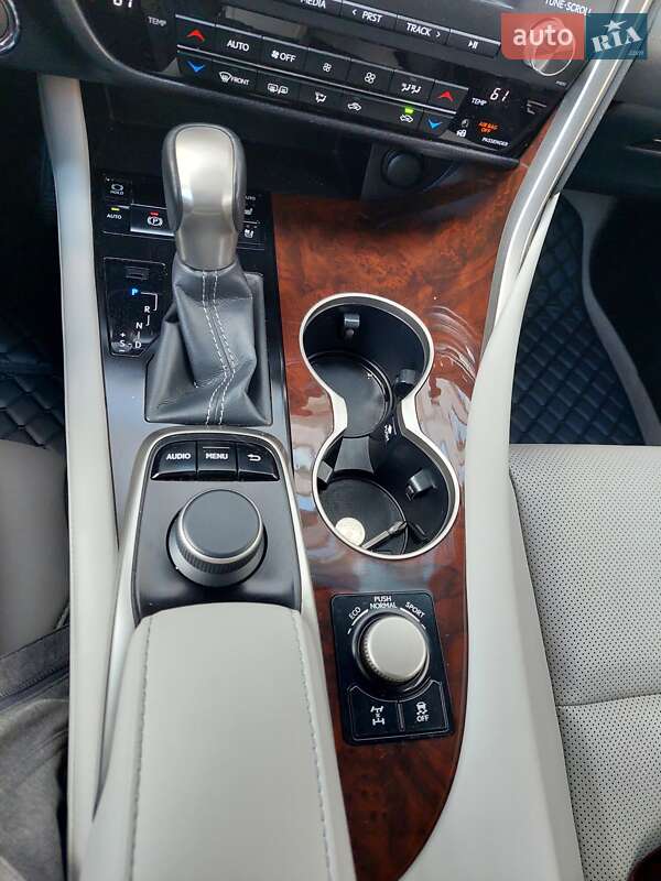 Позашляховик / Кросовер Lexus RX 2016 в Хмельницькому