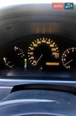 Внедорожник / Кроссовер Lexus RX 2000 в Черноморске