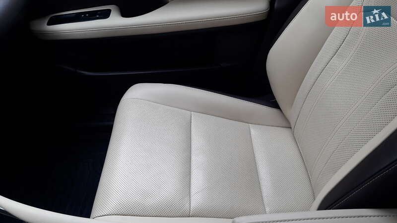 Внедорожник / Кроссовер Lexus RX 2016 в Киеве фото 16 Внедорожник / Кроссовер Lexus RX 2016 в Киеве