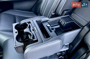 Внедорожник / Кроссовер Lexus RX 2019 в 