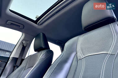 Внедорожник / Кроссовер Lexus RX 2019 в 