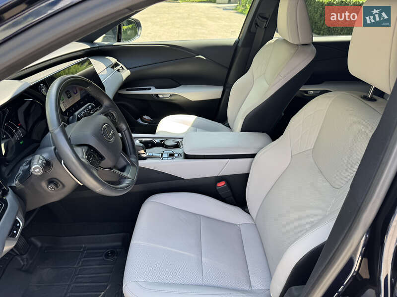 Внедорожник / Кроссовер Lexus RX 2023 в Тернополе