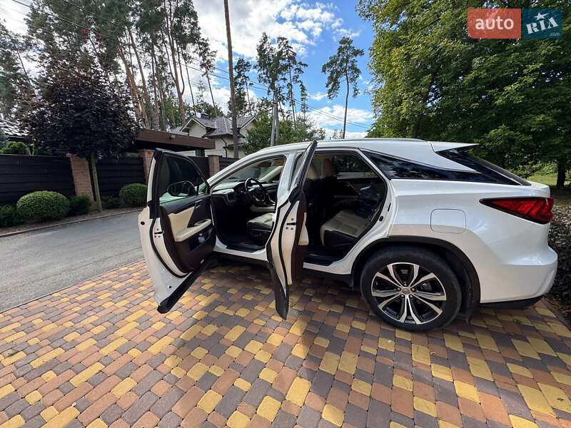 Внедорожник / Кроссовер Lexus RX 2017 в Буче