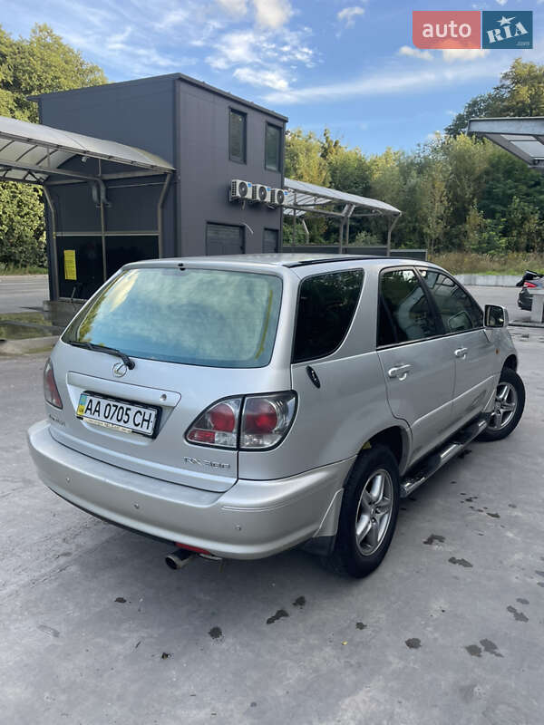 Внедорожник / Кроссовер Lexus RX 2002 в Киеве