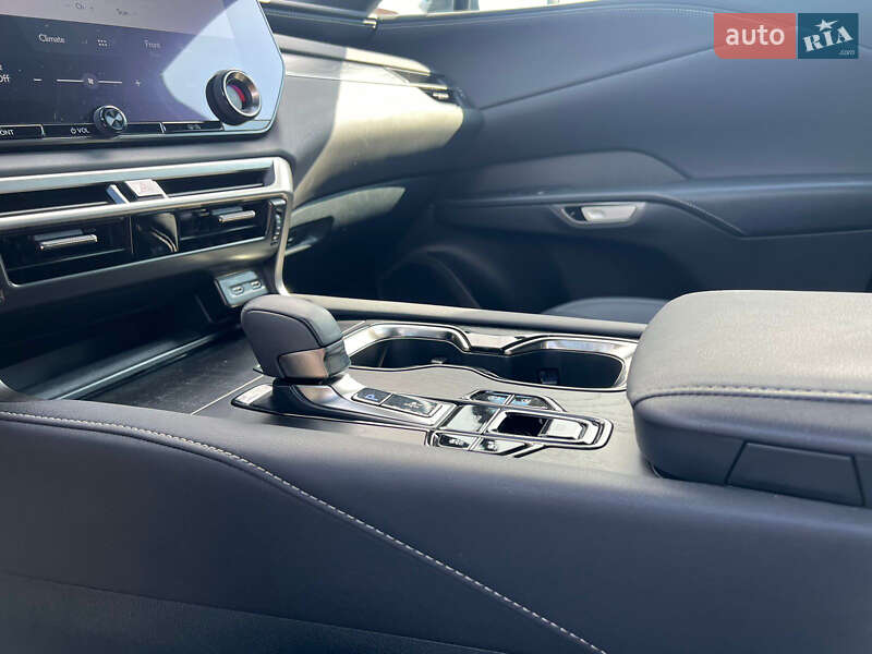 Позашляховик / Кросовер Lexus RX 2023 в Дніпрі фото 37 Позашляховик / Кросовер Lexus RX 2023 в Дніпрі