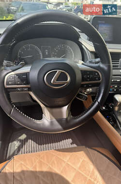 Внедорожник / Кроссовер Lexus RX 2021 в 