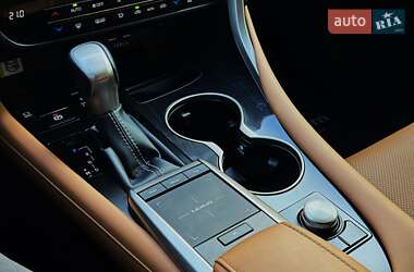 Внедорожник / Кроссовер Lexus RX 2021 в 
