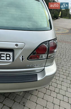 Внедорожник / Кроссовер Lexus RX 2001 в 
