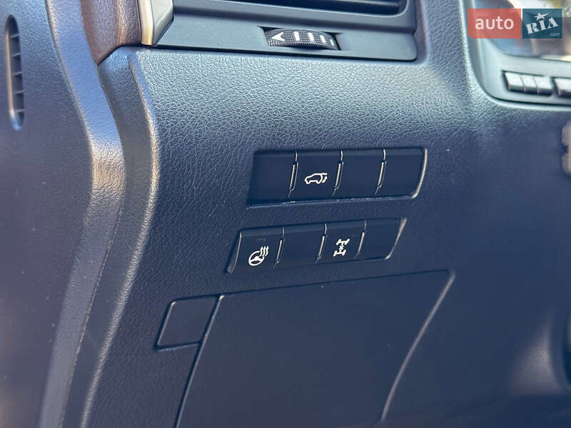 Внедорожник / Кроссовер Lexus RX 2016 в Киеве фото 36 Внедорожник / Кроссовер Lexus RX 2016 в Киеве