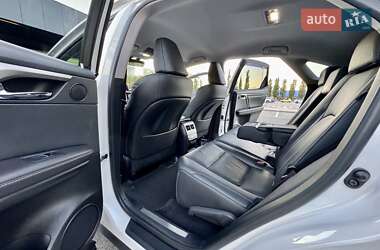 Внедорожник / Кроссовер Lexus RX 2016 в 