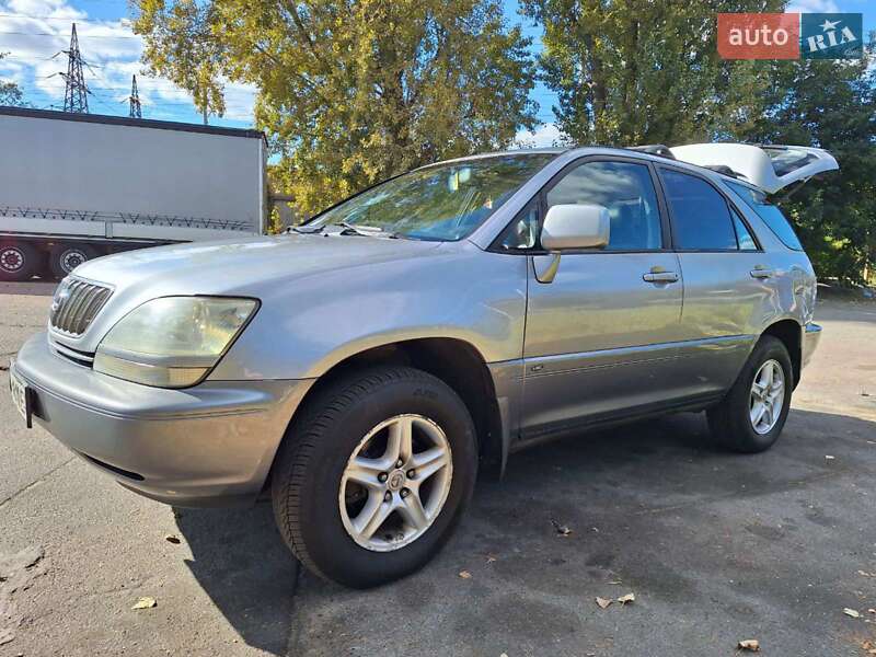 Внедорожник / Кроссовер Lexus RX 2002 в Киеве