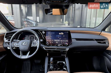 Внедорожник / Кроссовер Lexus RX 2023 в 