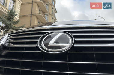 Позашляховик / Кросовер Lexus RX 2018 в  фото 17 Позашляховик / Кросовер Lexus RX 2018 в