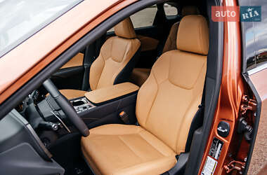 Внедорожник / Кроссовер Lexus RX 2024 в 