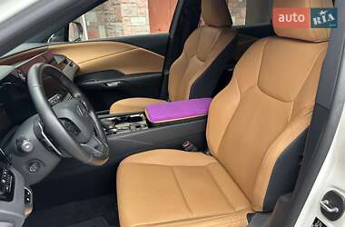 Позашляховик / Кросовер Lexus RX 2023 в  фото 34 Позашляховик / Кросовер Lexus RX 2023 в