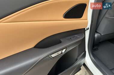 Позашляховик / Кросовер Lexus RX 2023 в  фото 35 Позашляховик / Кросовер Lexus RX 2023 в