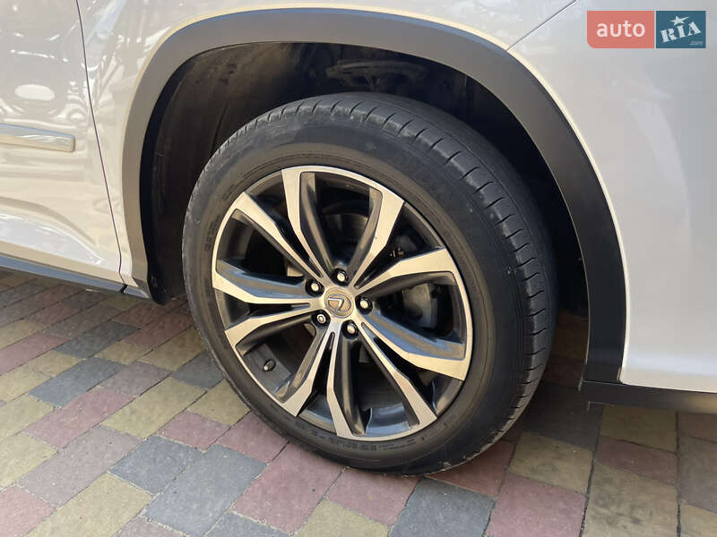 Внедорожник / Кроссовер Lexus RX 2018 в Черновцах