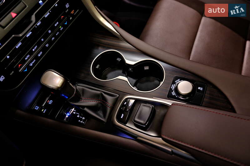 Внедорожник / Кроссовер Lexus RX 2019 в Одессе фото 26 Внедорожник / Кроссовер Lexus RX 2019 в Одессе