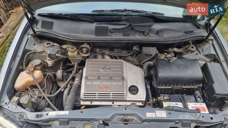 Внедорожник / Кроссовер Lexus RX 2001 в Львове