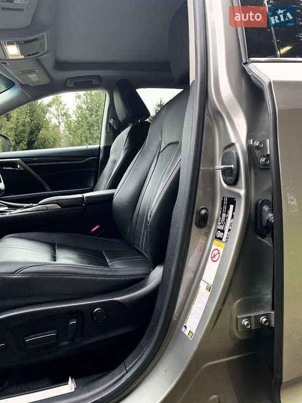 Позашляховик / Кросовер Lexus RX 2019 в Рівному фото 34 Позашляховик / Кросовер Lexus RX 2019 в Рівному