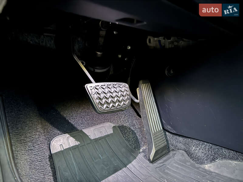 Позашляховик / Кросовер Lexus RX 2016 в Києві