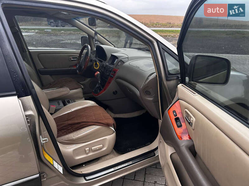 Внедорожник / Кроссовер Lexus RX 2001 в Львове