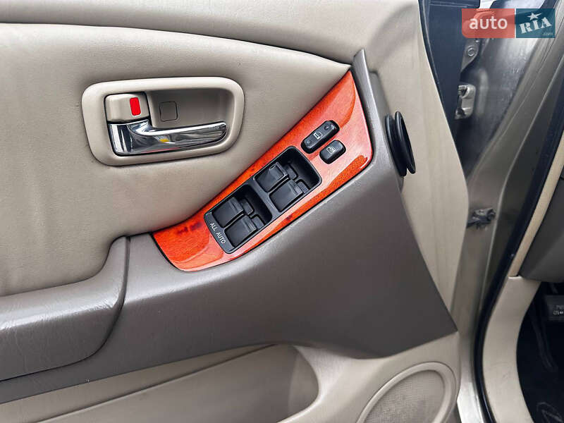 Внедорожник / Кроссовер Lexus RX 2001 в Львове