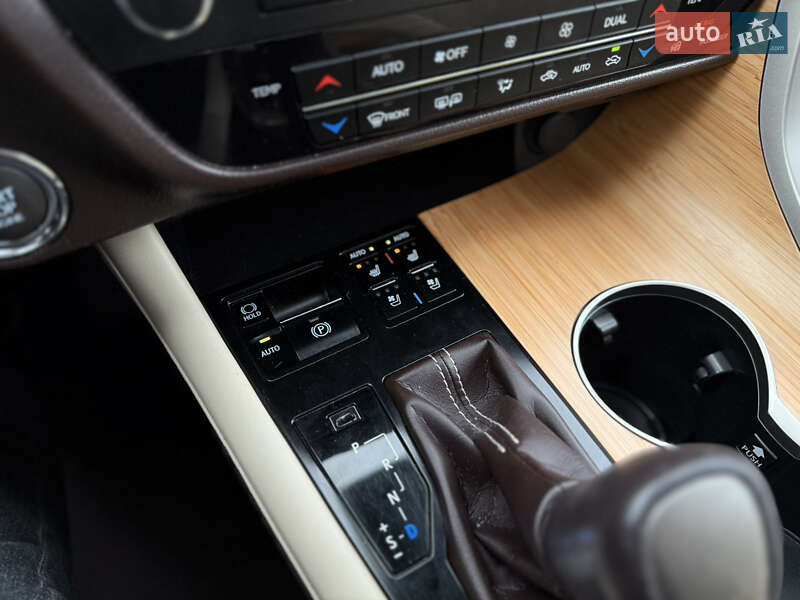 Внедорожник / Кроссовер Lexus RX 2018 в Львове