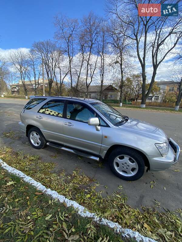 Позашляховик / Кросовер Lexus RX 2001 в Чечельнику