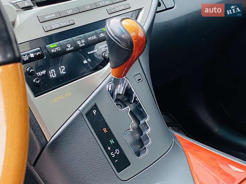 Внедорожник / Кроссовер Lexus RX 2010 в Харькове