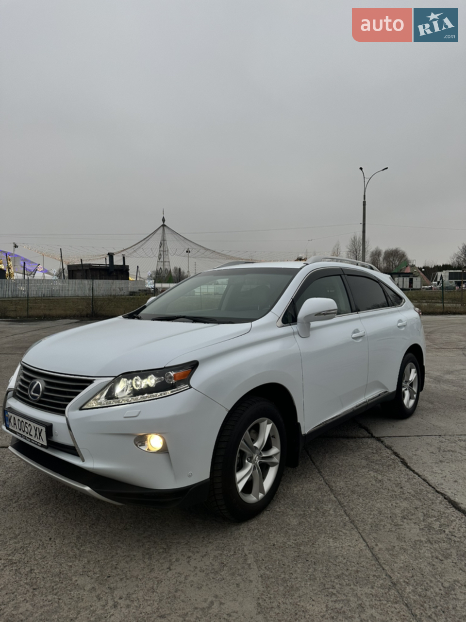 Офіційний Lexus 450h гібрид. Обслуговування на Lexus City Plaza згідно регламенту, без ДТП, в бронеплівці, максимальна комплектація. Комплект літньої гуми з дисками. Автомайданчики, перекупи прошу не витрачати свій і мій час. 