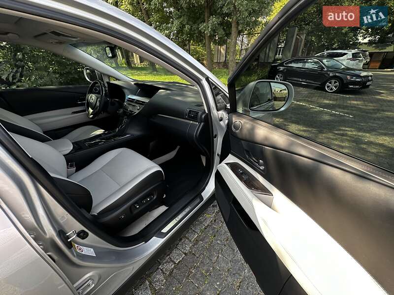 Позашляховик / Кросовер Lexus RX 2013 в Чернівцях