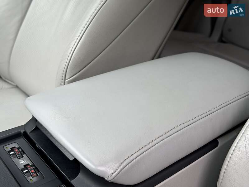 Внедорожник / Кроссовер Lexus RX 2010 в Одессе