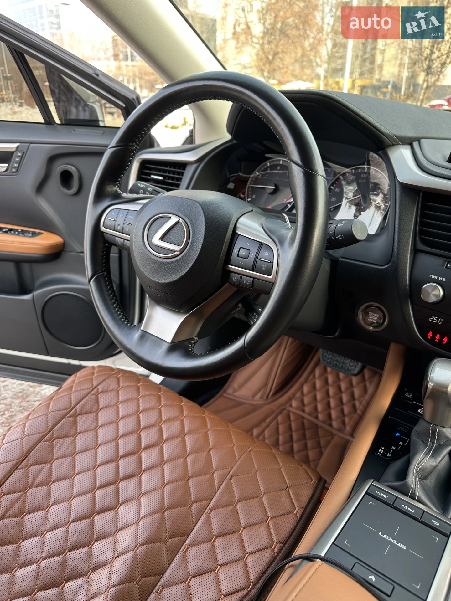 Lexus RX 2022 VIN JTJBAMCA902182297 фото оголошення 17 з 54