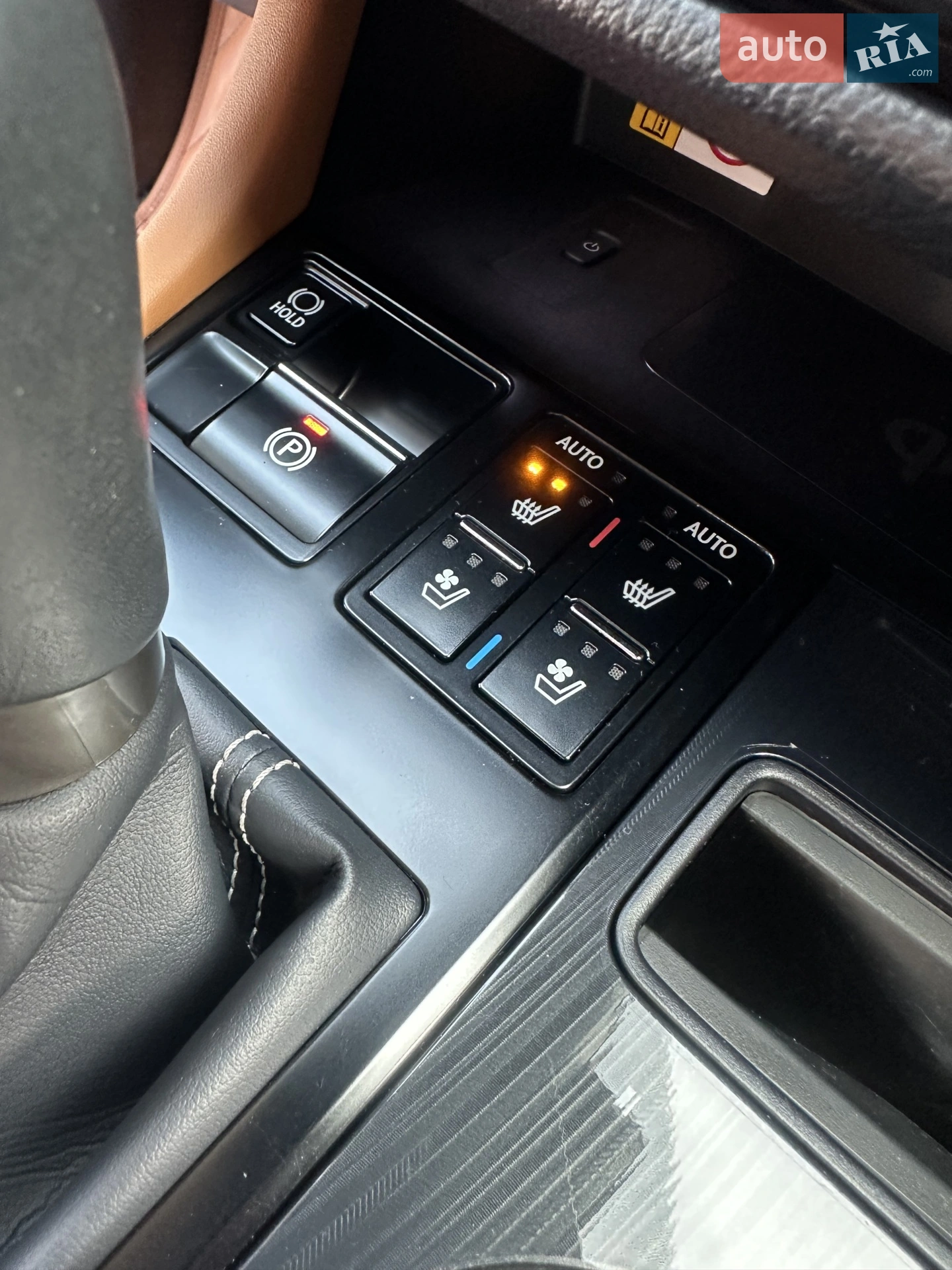 Lexus RX 2022 VIN JTJBAMCA902182297 фото оголошення 15 з 54