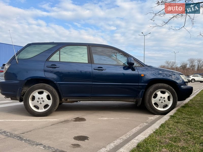Внедорожник / Кроссовер Lexus RX 2003 в Одессе