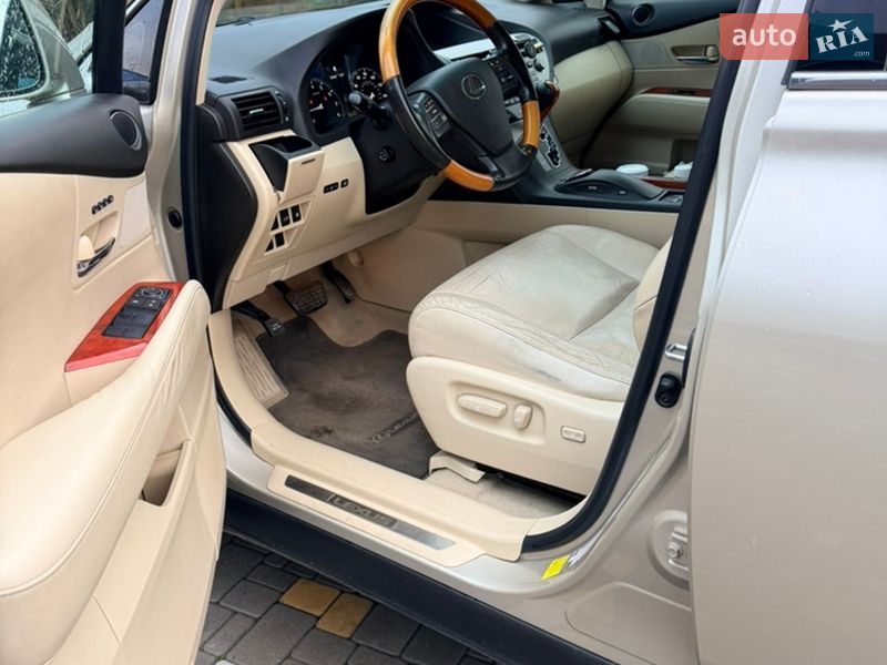 Внедорожник / Кроссовер Lexus RX 2011 в Звягеле