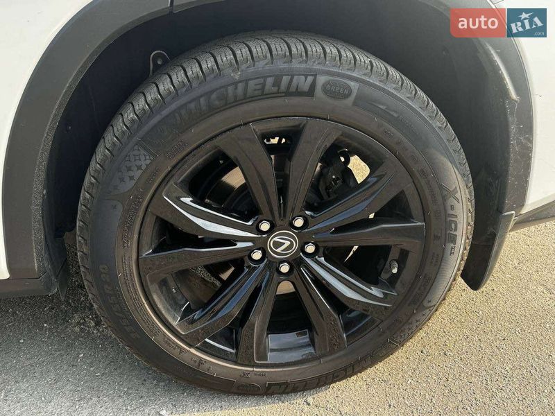 Внедорожник / Кроссовер Lexus RX 2018 в Тернополе